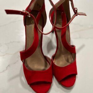 Sleek and Sexy Red heels from Dream Pairs Size 7